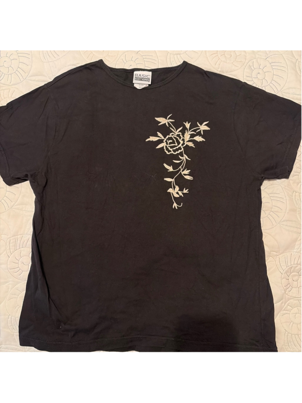Vintage Basic Editions Black Floral Vine Graphic Crewneck Tee Medium-0091
